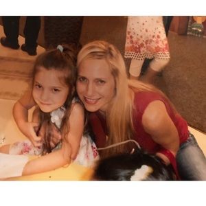 Meet your Posher, Farrah